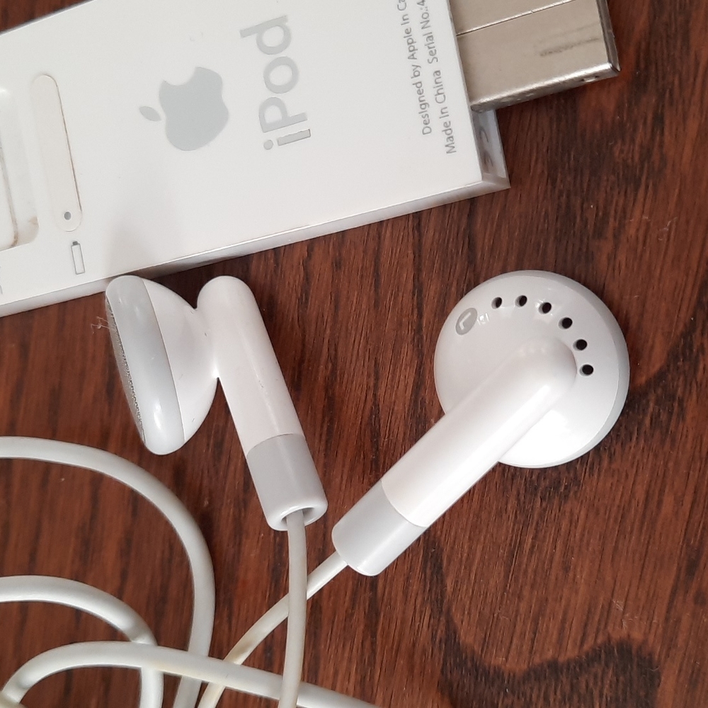 iPod Device - Picture 5 of 5